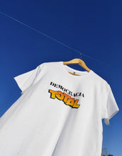 Cargar imagen en el visor de la galería, Camiseta - Democracia Total - Los Voluble